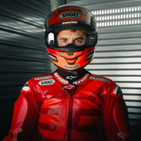 Insta360 GO 3 helmet mount windproofing supports clearer sound during windy rides.
