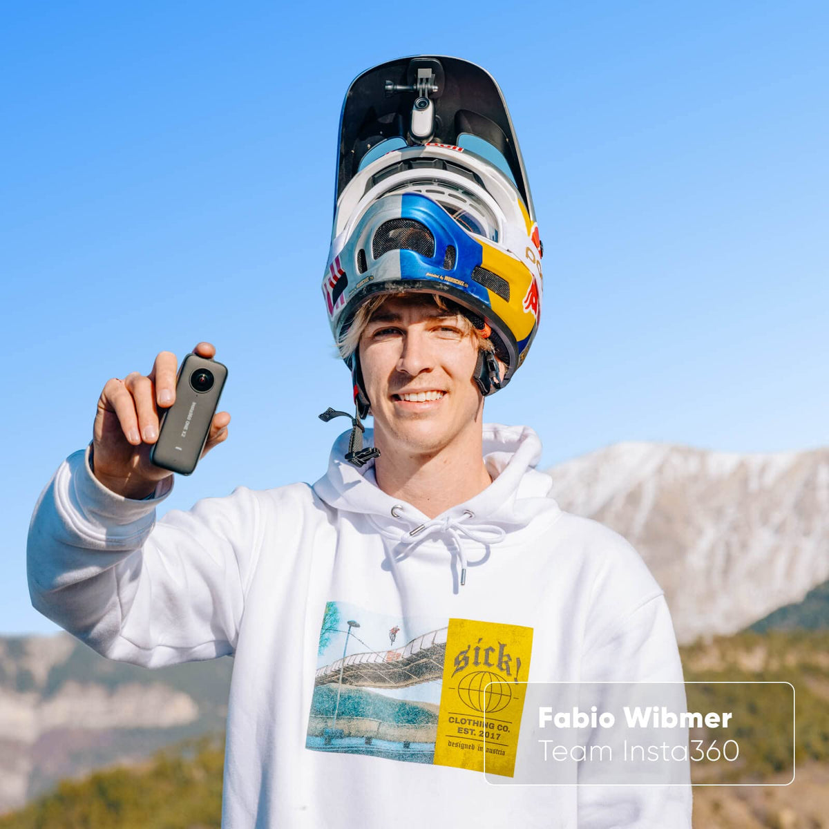 Insta360 ONE X2 AI editing and live streaming features.