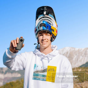 Insta360 ONE X2 AI editing and live streaming features.