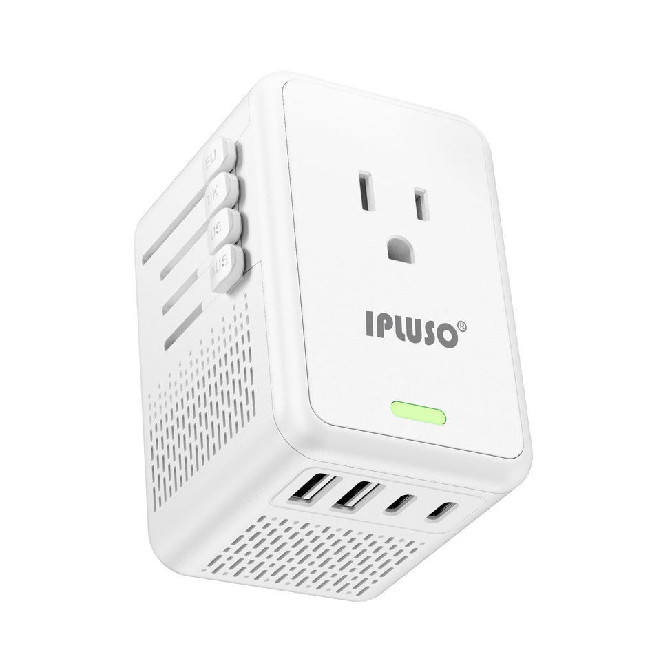 IPLUSO front view showing AC outlet and 2 USB-C 2 USB-A ports for multi-device charging