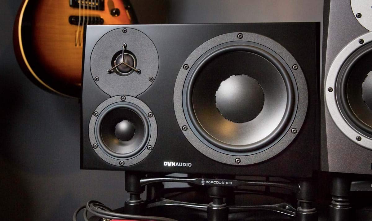 IsoAcoustics Aperta300 studio placement scene for near-field listening