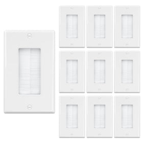 Iwillink Brush Wall Plate cable pass-through enables a neat, hidden cabling setup.