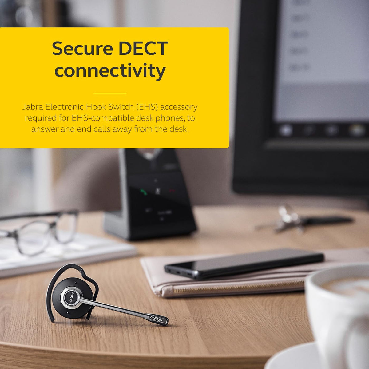 Jabra Engage 75 SE busylight signals DND status to colleagues.