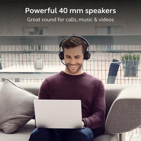 Jabra Evolve2 65 busylight clearly signals when you’re in a meeting
