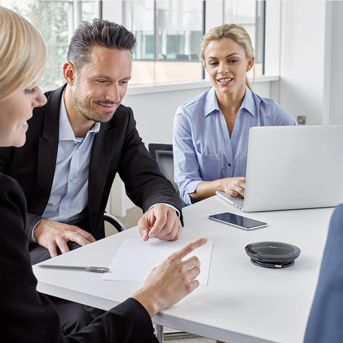 Jabra Speak 510 360-degree microphone captures voices from every seat for clarity.