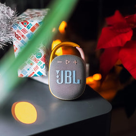 JBL Clip 4 up to 10 hours of playback on a single charge