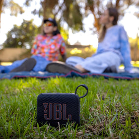 JBL Go 4 integrated loop close-up for easy carrying and clipping