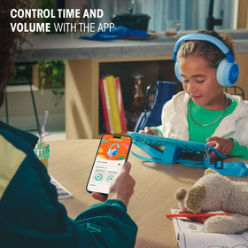 JBL Junior 470NC battery life extending through travel and school days