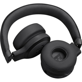 JBL LIVE670NC charging cable and port showing fast-charge convenience