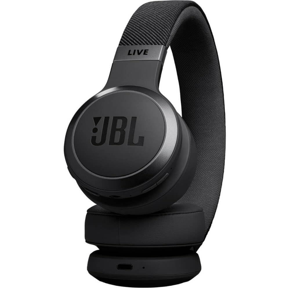 Person wearing JBL LIVE670NC commuting with improved call and music clarity