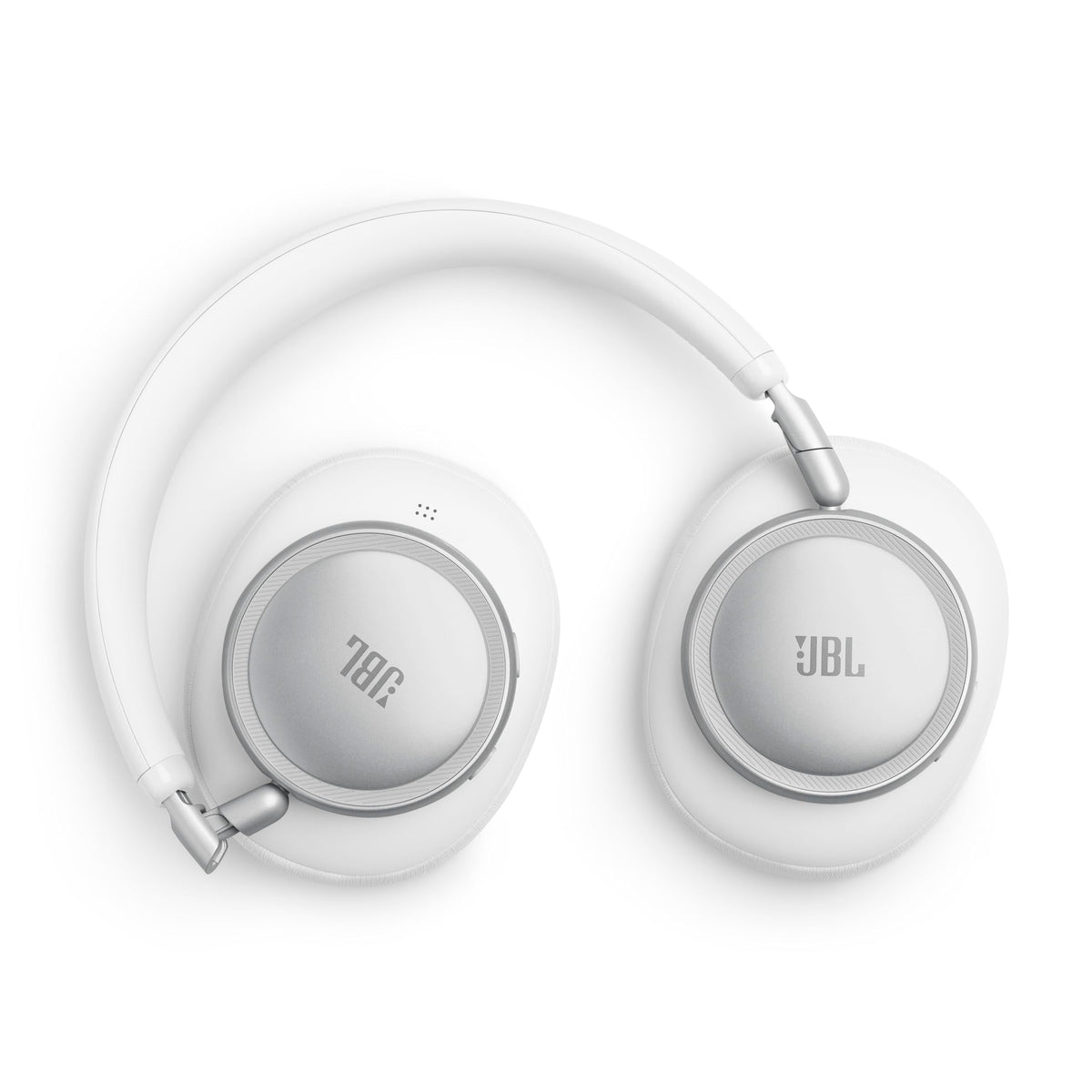JBL Live 780NC active noise cancelling in a quiet listening environment.