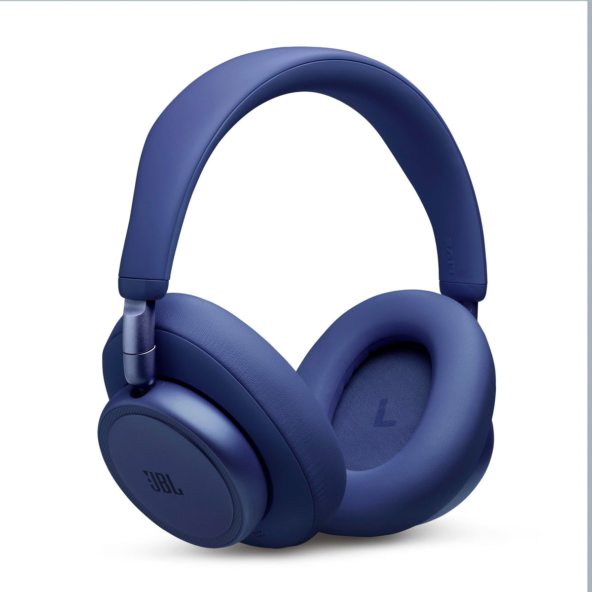 Sturdy build with soft ear cushions and a premium metal hinge