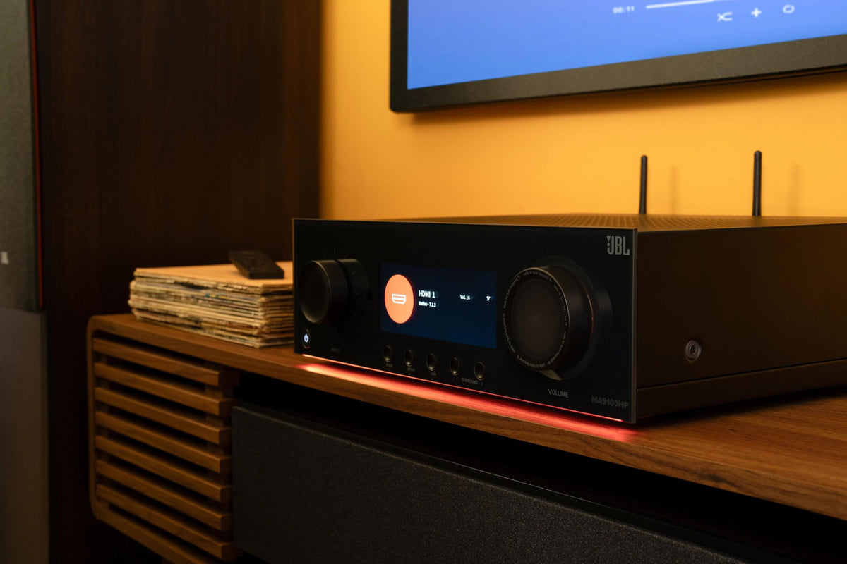 eARC indicator on JBL MA9100HP showing easy audio synchronization