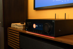 eARC indicator on JBL MA9100HP showing easy audio synchronization