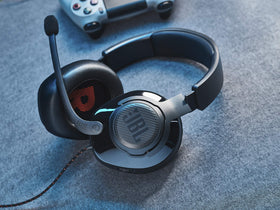 JBL Quantum 200 side profile worn to illustrate fit and reduced fatigue