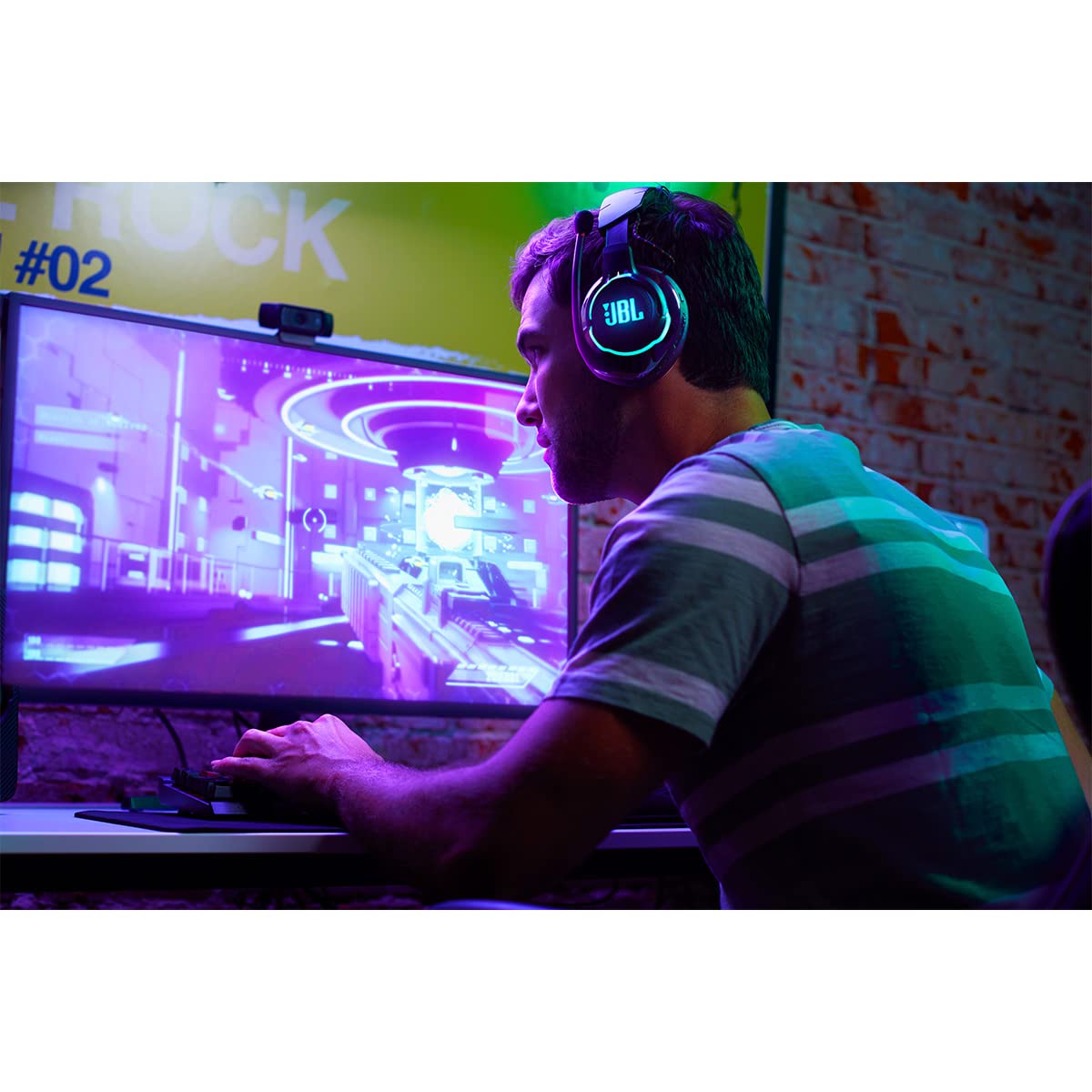 JBL Quantum 810 Wireless cross-platform compatibility for PC, consoles, and mobile.