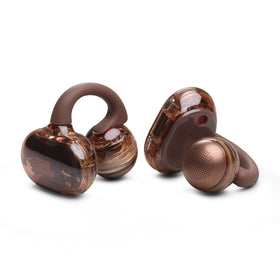JBL Soundgear Clips 11mm dynamic driver delivers powerful bass and clear highs.