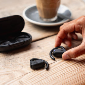 JBL SoundGear Sense OpenSound technology illustrates natural audio direction and reduced leakage.