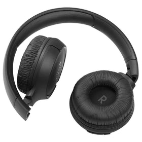 JBL Tune 570BT on‑ear control buttons closeup for easy call and music control