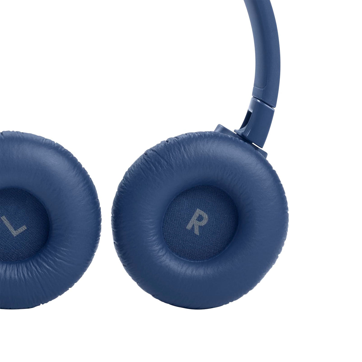 Bluetooth 5.0 enables stable wireless streaming.
