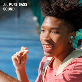 JBL Vibe Buds 2 worn during commute illustrating clear calls and comfort
