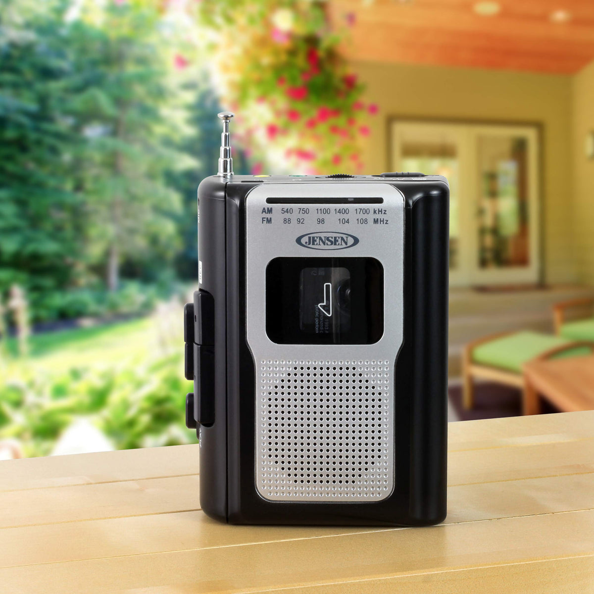 Jensen CR-100 microphone and recorder for quick captures
