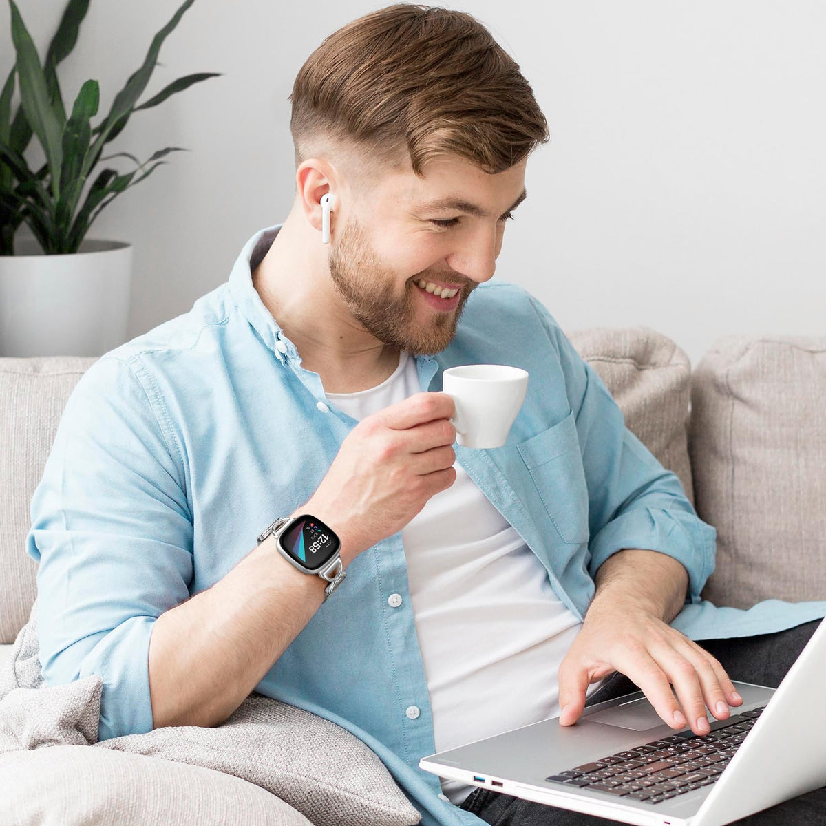 JKD easy-install packaging for Fitbit band, makes gift-giving simple.