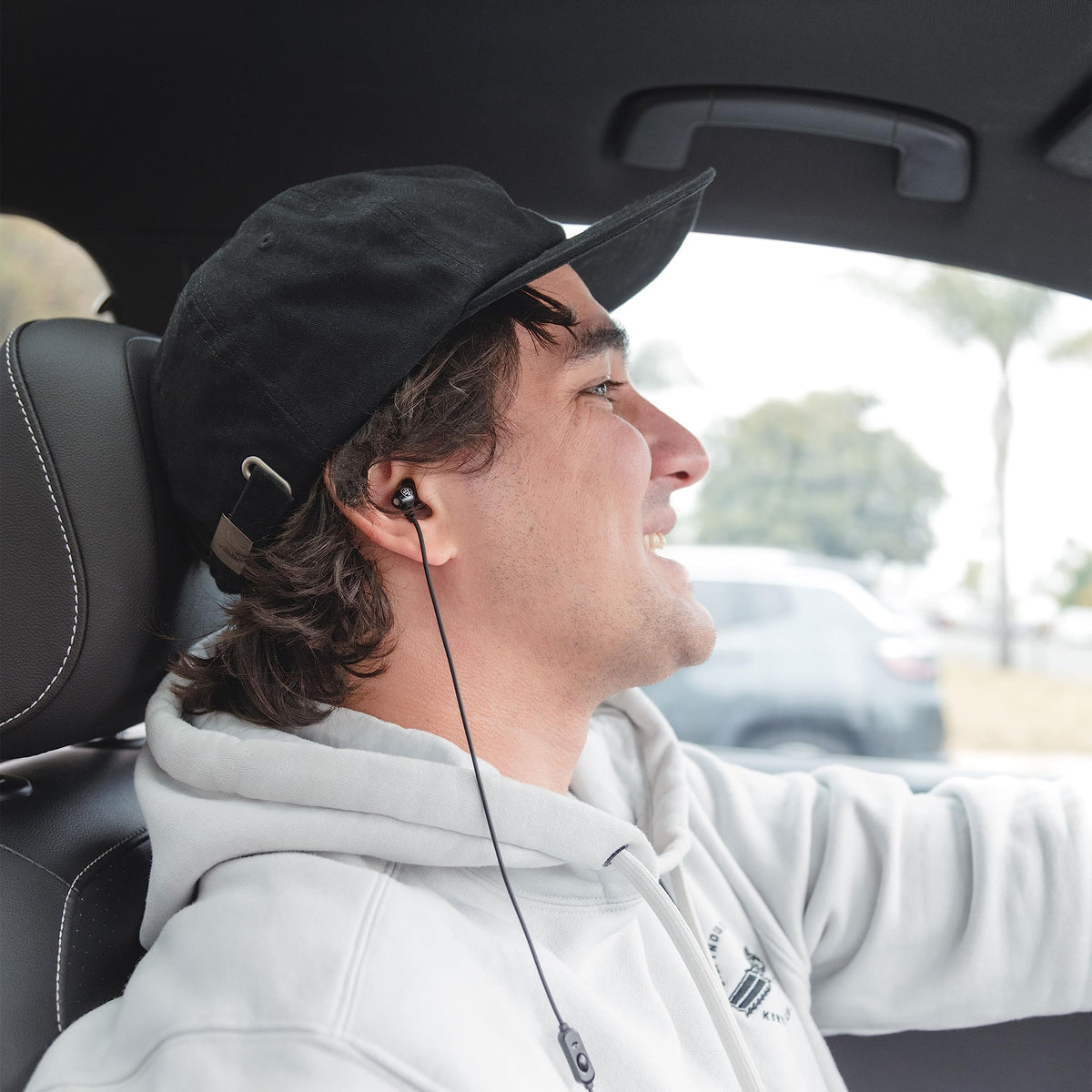 JLab JBuds J6MS titanium micro driver delivers crisp sound reproduction.