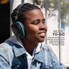 JBuddies Pro blue built-in mic enables quick calls and class use.