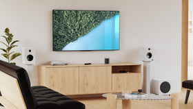 Kanto SX30 bullseye level helps precise leveling for optimal sound.