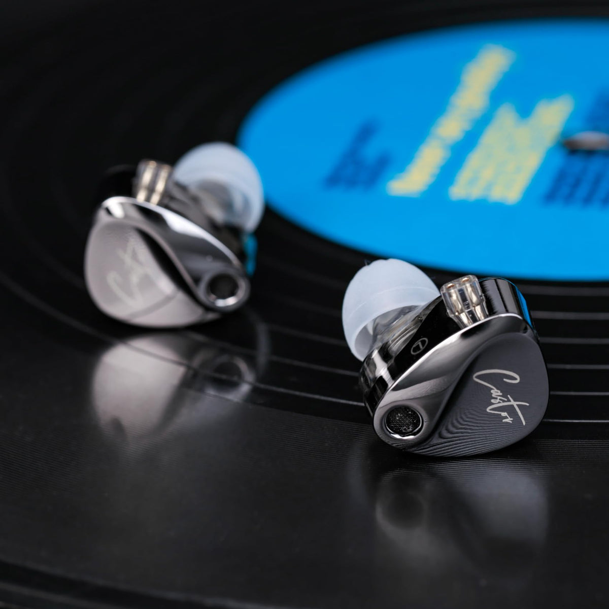 keephifi black version profile emphasizing enhanced bass tuning and stage presence