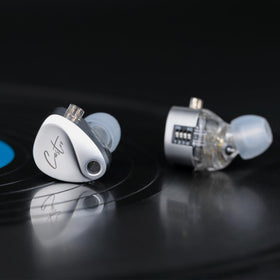 Keephifi KZ Castor silver version emphasizes clarity and transparency