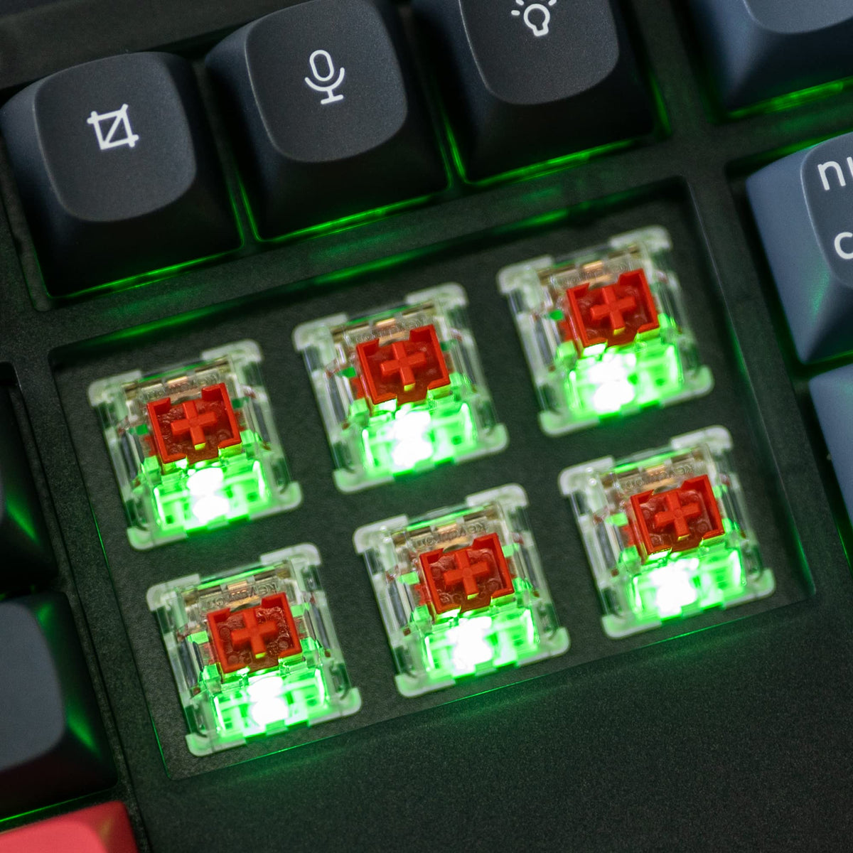 Keychron V6 macOS/Windows layouts close-up for seamless cross-OS use