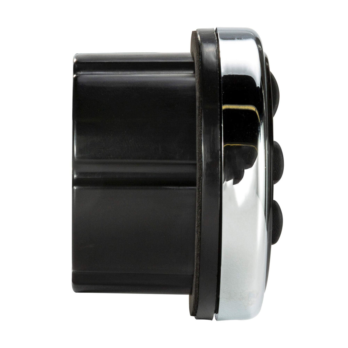KICKER 46KRC12 on a cruising boat demonstrates seamless sound management.