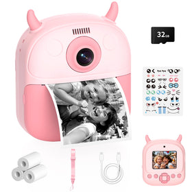 Kidagins front view of the kids camera shows compact, kid-friendly grip for easy handling.