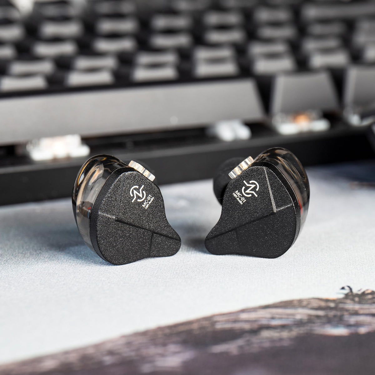 Kinboofi CCZ MC01 in-use gaming image highlights comfortable fit during long sessions.
