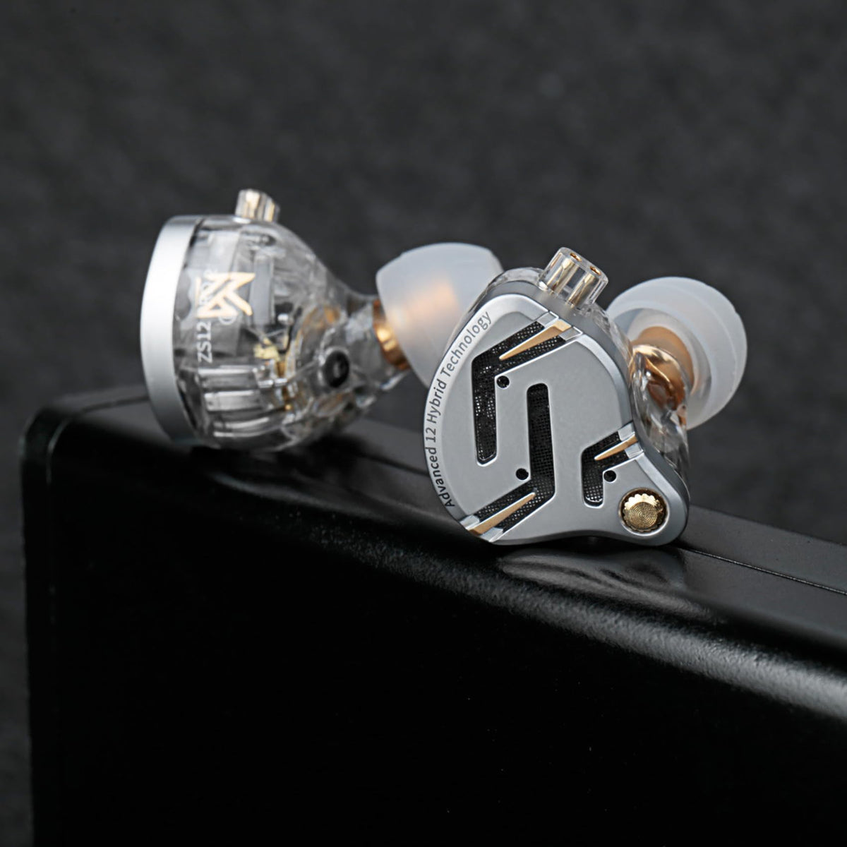 Kinboofi KZ ZS12 Pro microphone-enabled design for calls