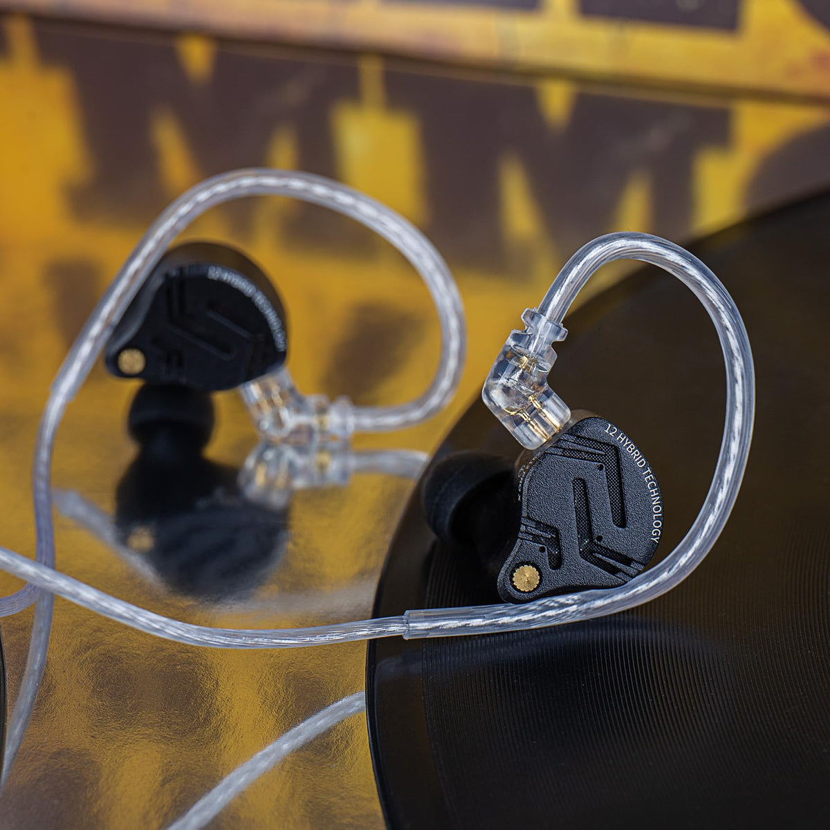 Kinboofi KZ ZS12 PRO X dark black edition, gaming-ready aesthetics.