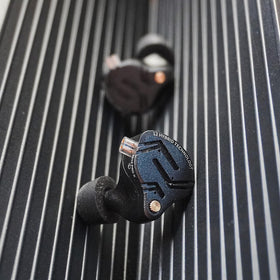 Kinboofi ZS12 Pro X in-ear design provides secure fit for long sessions.