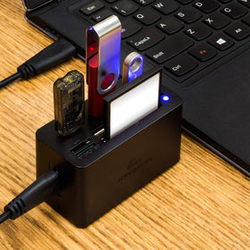 Kingwin USB hub ports for charging and data transfer with 5 Gbps speed.