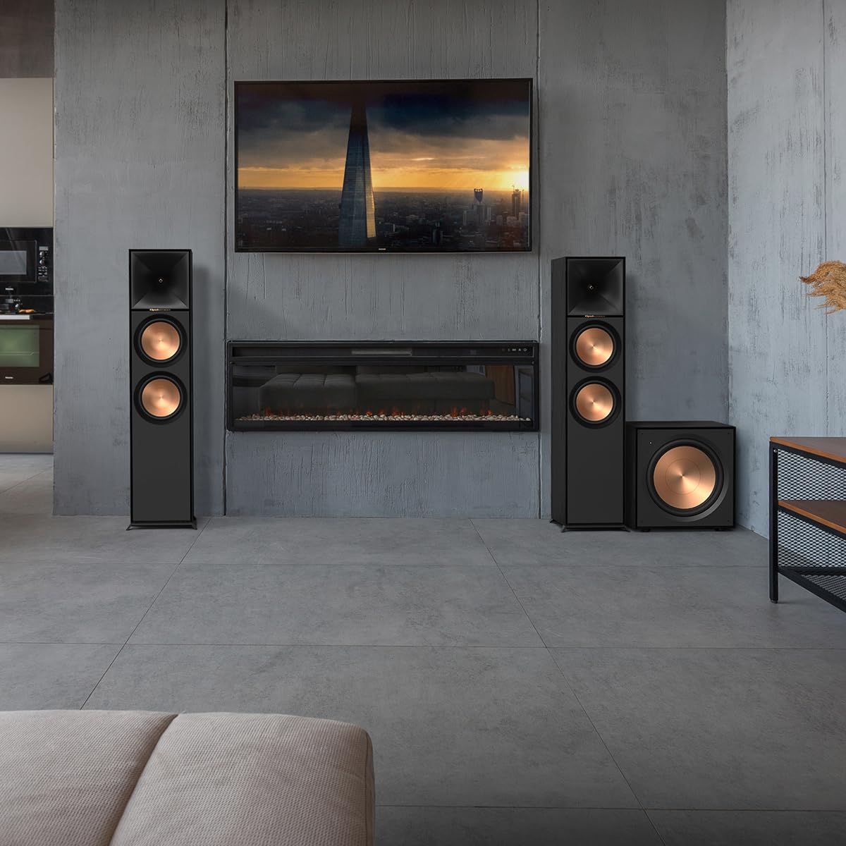 Klipsch Reference 12-inch spun-copper woofer for clean lows with minimal distortion