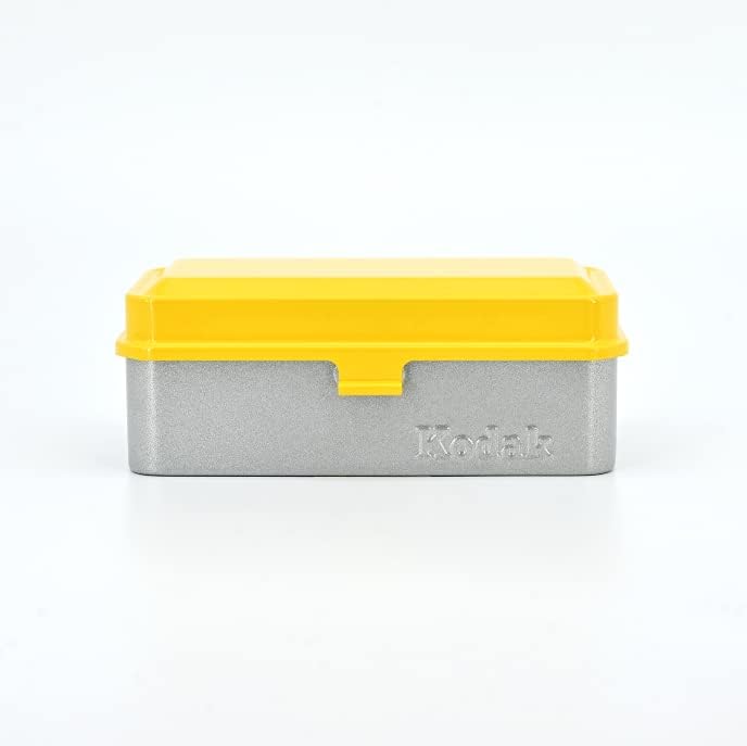 KODAK close-up of latch demonstrating secure closure and durability