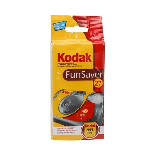 Kodak Fun Saver camera pack 10 people-shot sample captures family moments.