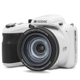 KODAK PIXPRO AZ425 42x zoom wide-shot captures distant subjects with sharp detail.