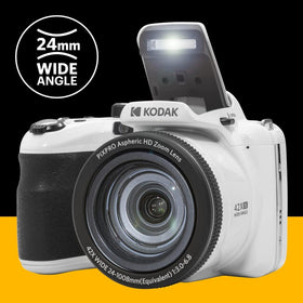 KODAK PIXPRO AZ425 indoor family-shot results look natural and balanced.