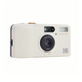 Kodak Snapic A1 built-in auto flash for better low-light shots