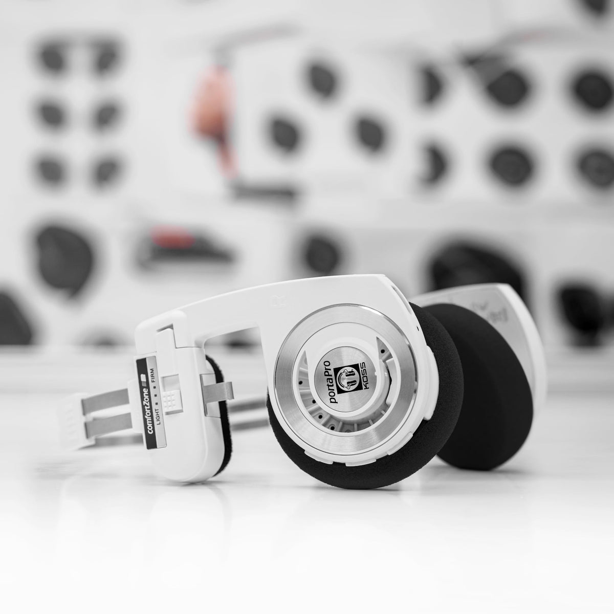 Koss Porta Pro Wireless 2.0 Arctic White microphone and controls for hands-free use.