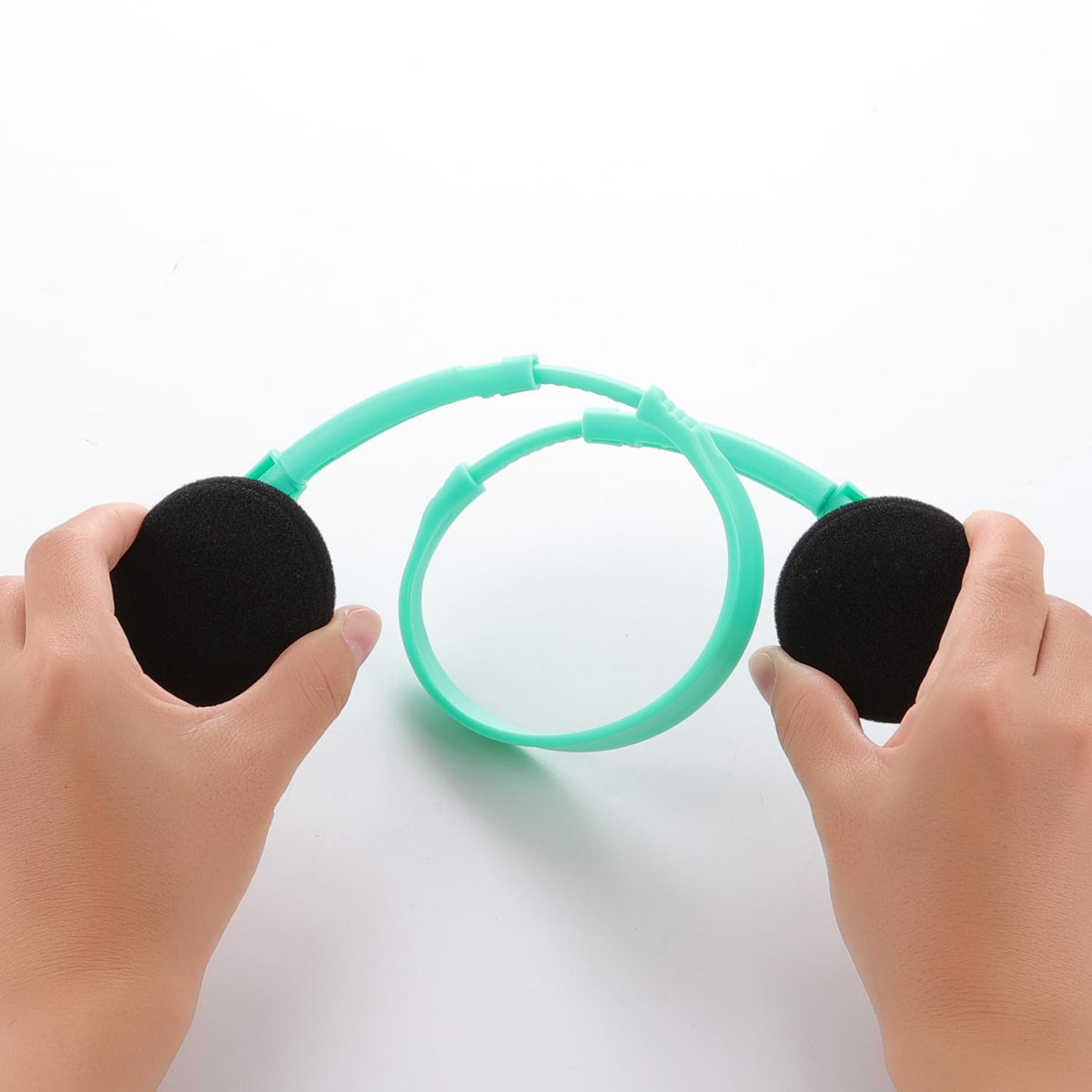 Ladont soft ear cushions for comfortable, long listening sessions.