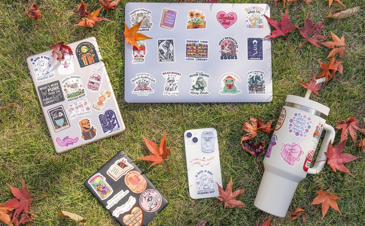 LakoArt 300-piece no-repeats sticker set for varied daily use.