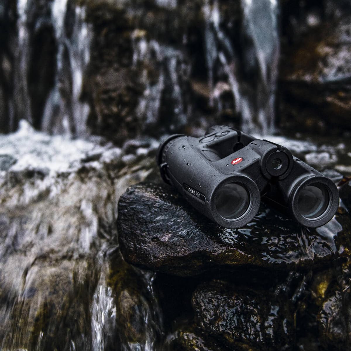 Leica Geovid Pro 10x42 lenses deliver bright, high-contrast images in daylight.